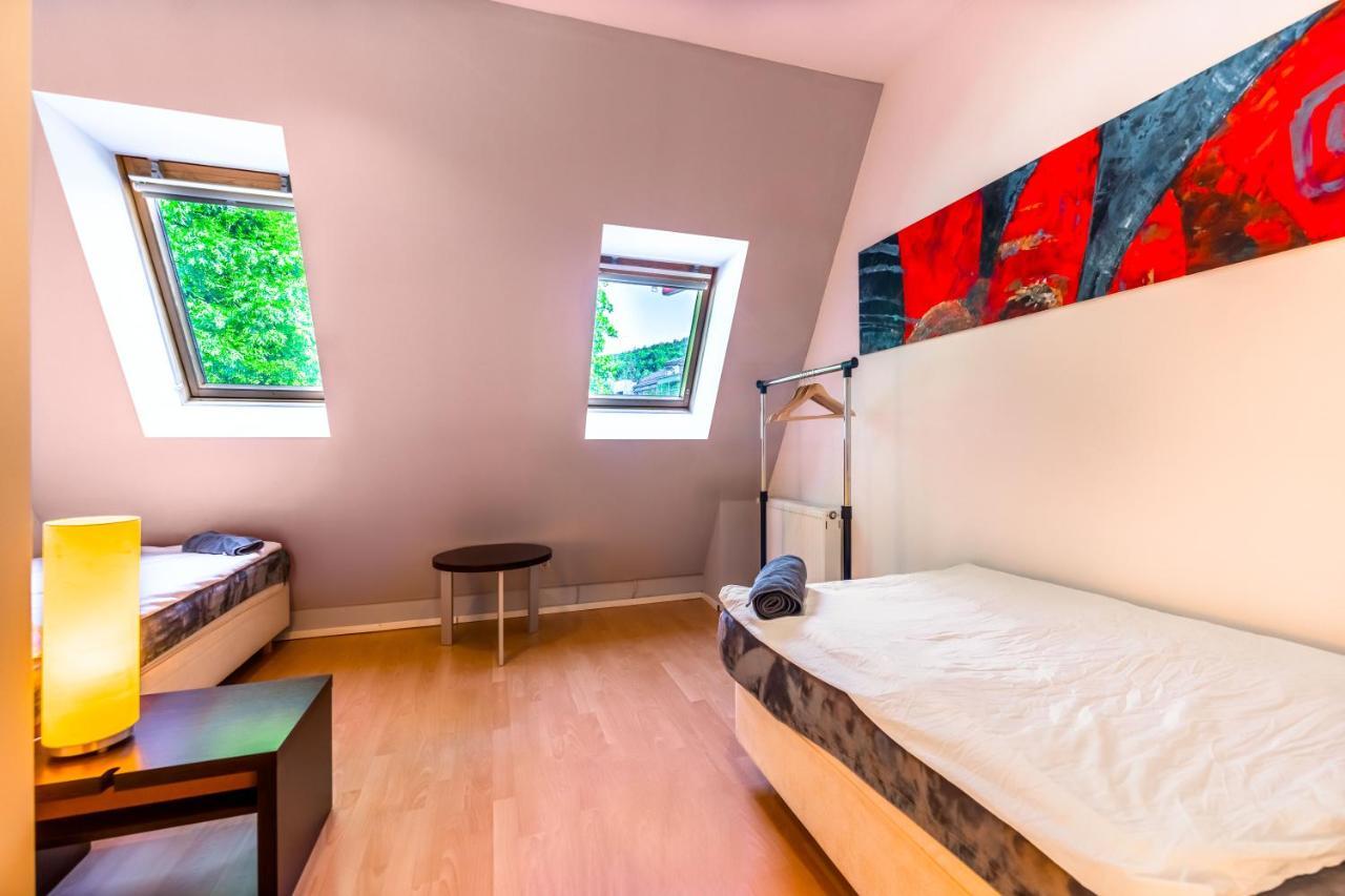 Lovely 4-Bedroom Flat In Historical Center With Stunning View Trencin Bagian luar foto